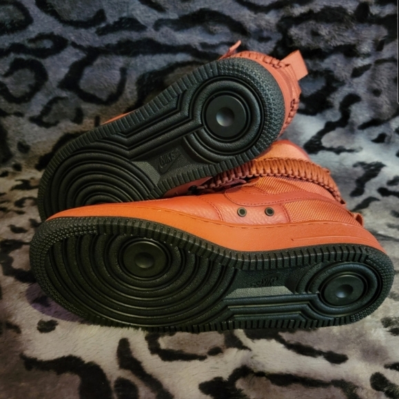 Nike Special Field Air Force 1 AF1 Red/Red/Black - Picture 4 of 4